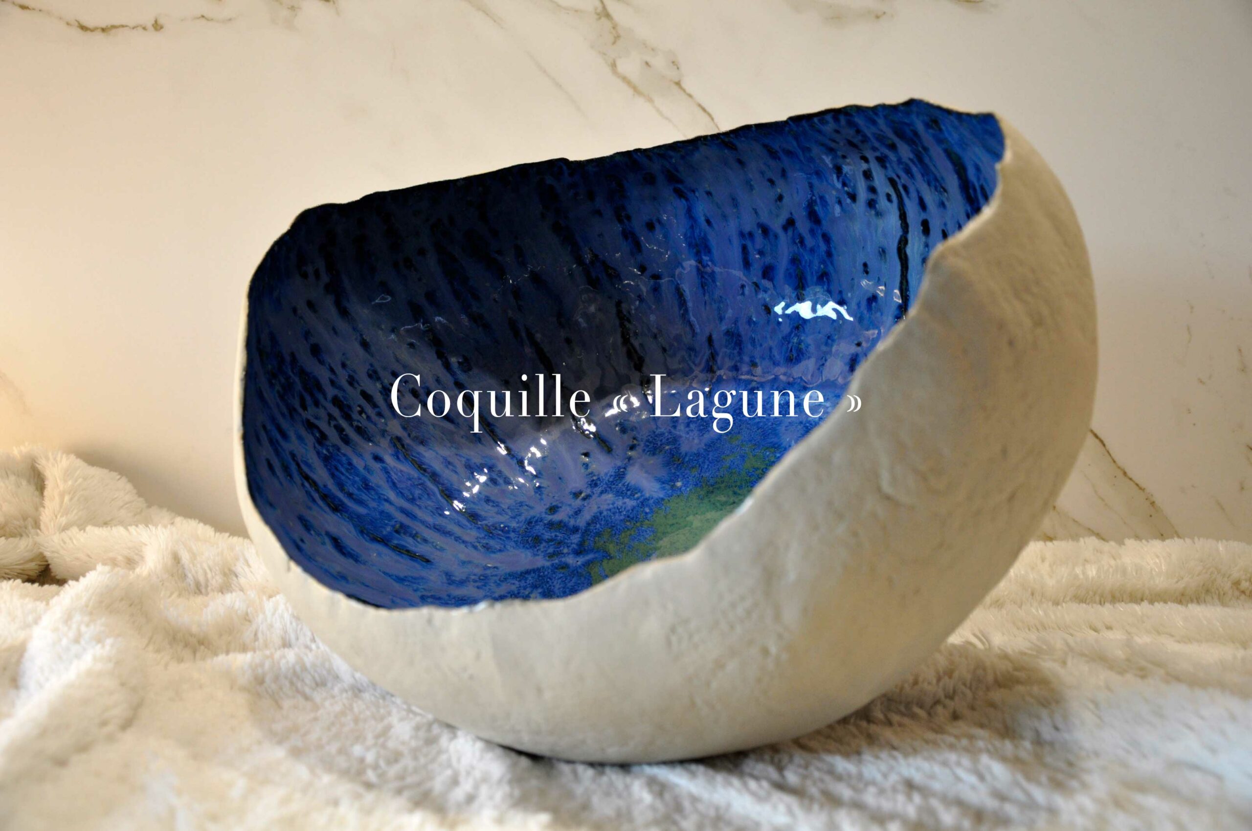 Grande Coquille " Lagune " - L 38,50 cm x P 34 cm x H 19,50 cm - Pièce unique en céramique