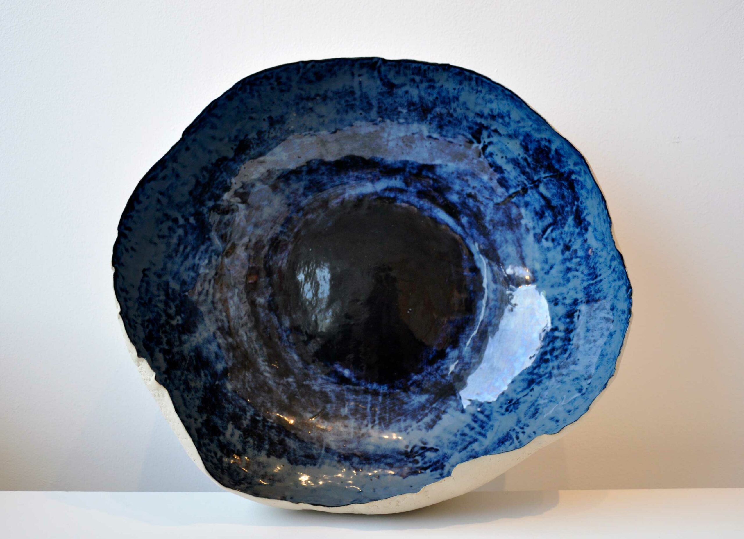 Grande Coquille " Abyme " - L 37,50 cm x P 35 cm x H 16 cm - Pièce unique en céramique