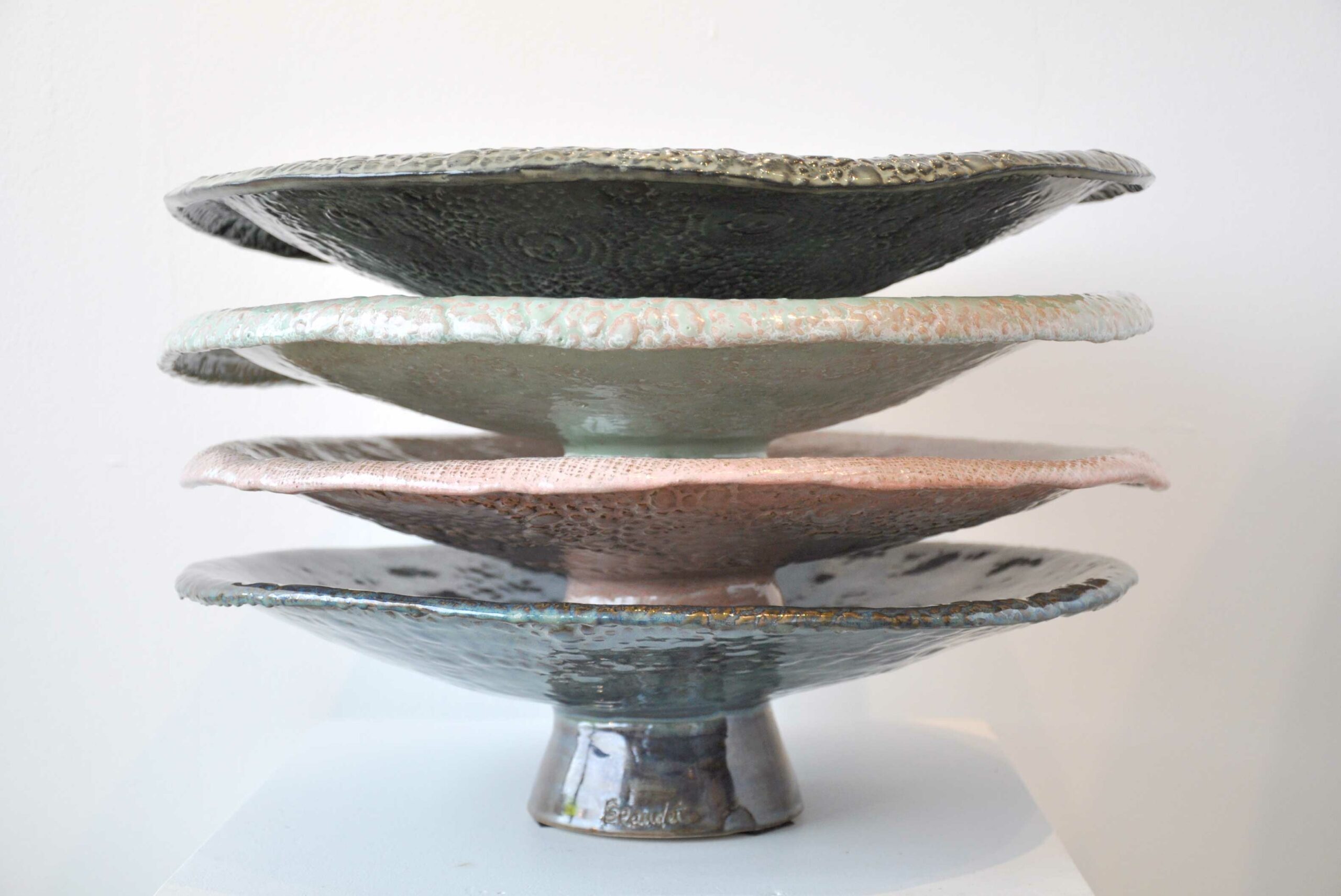 Présentations des 4 Grandes coupes sur pied - Pièces uniques en céramique façonnées au tour et à la main