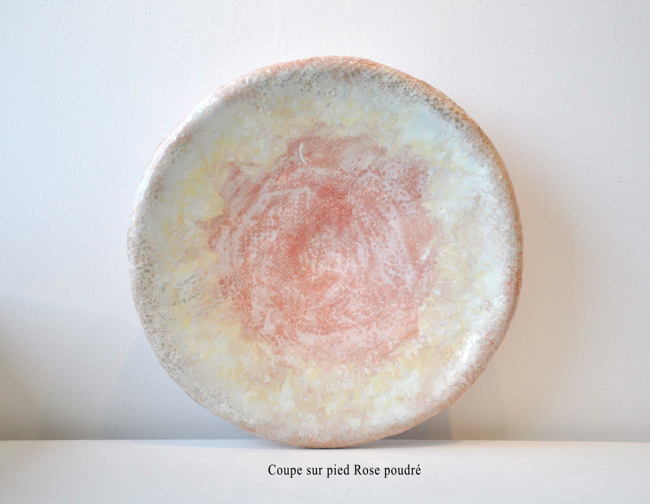 Coupe sur pied Rose poudré - Pièce unique en céramique - Diamètre 41 cm x hauteur 10 cm