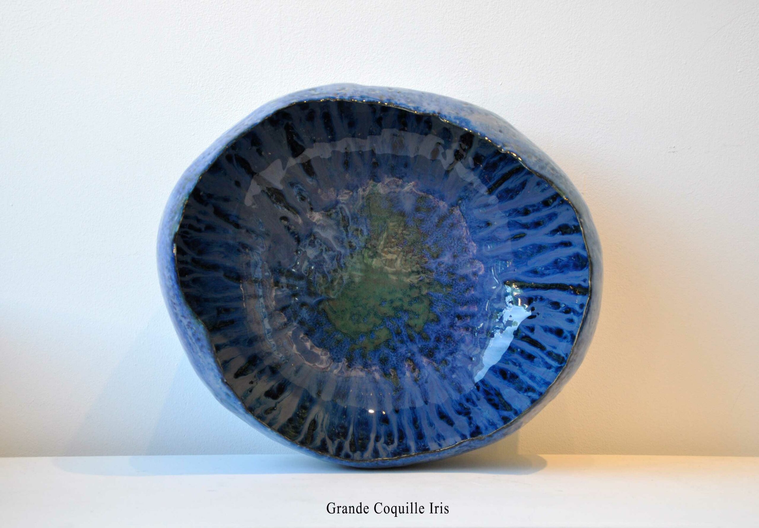 Grande Coquille " Iris "- Pièce unique en céramique - L 39 cm x P 35 cm x h 20 cm