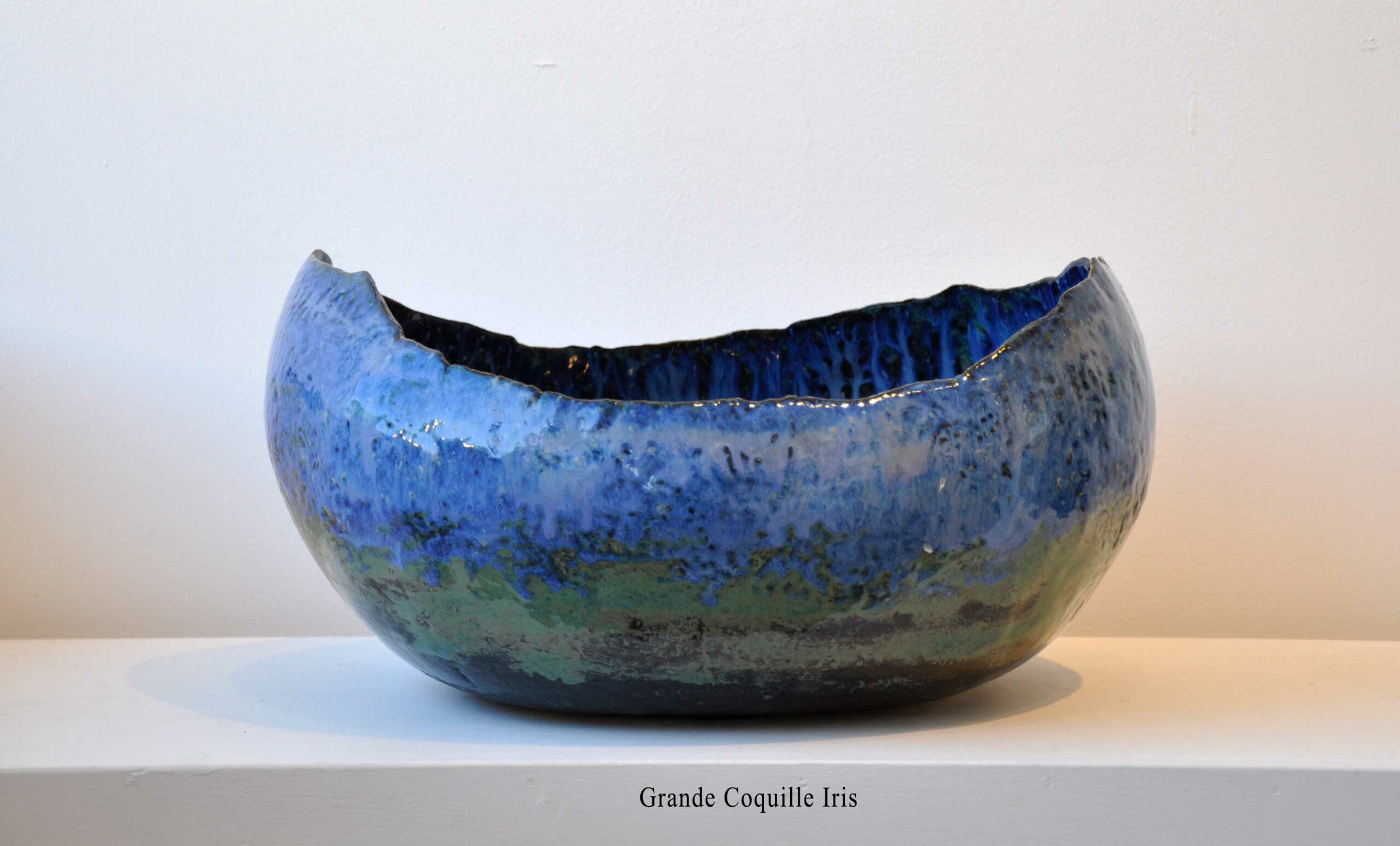 Grande Coquille " Iris "- Pièce unique en céramique - L 39 cm x P 35 cm x h 20 cm
