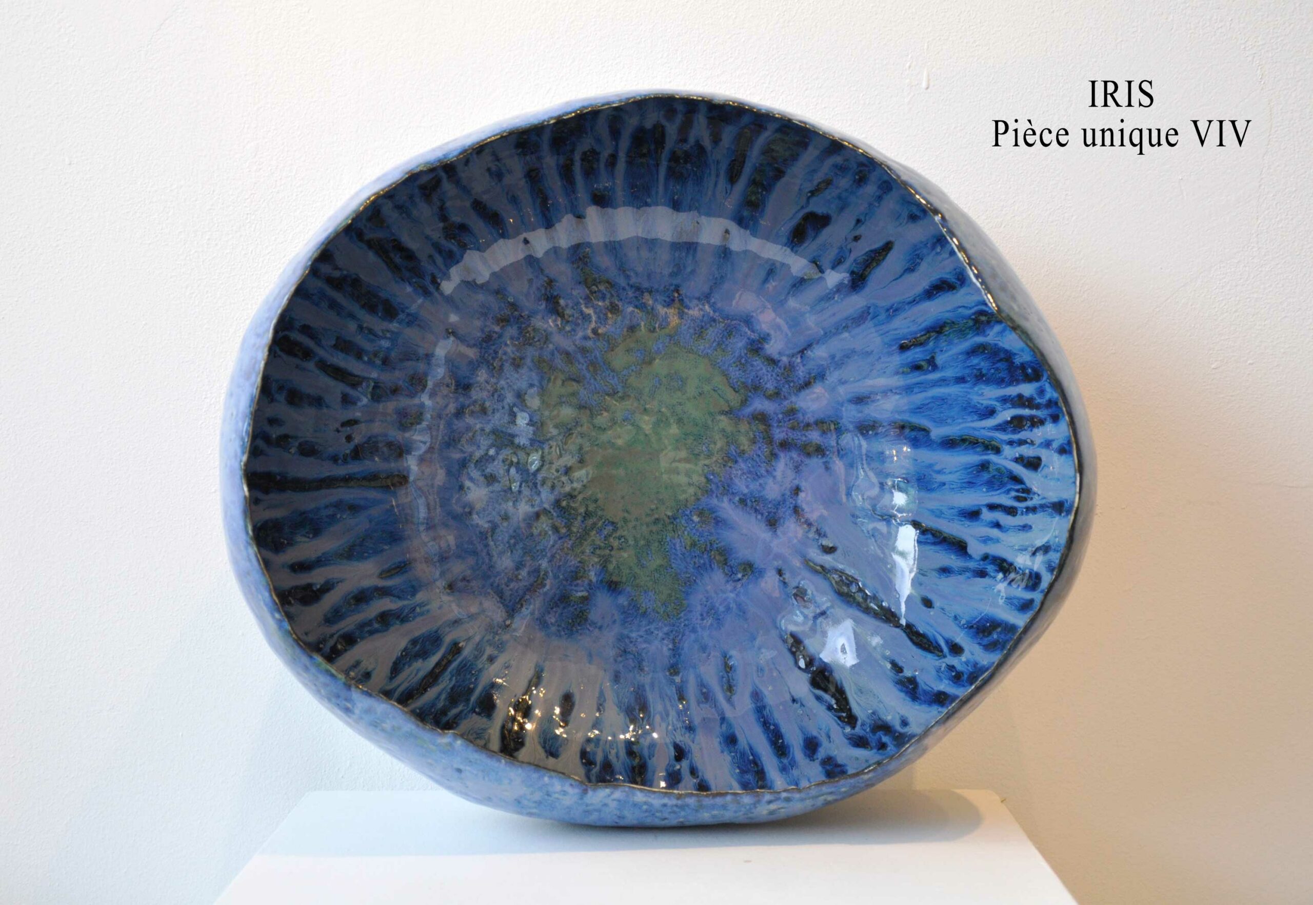 Grande Coquille " IRIS "- Pièce unique en céramique - L 39 cm x P 35 cm x h 12 cm