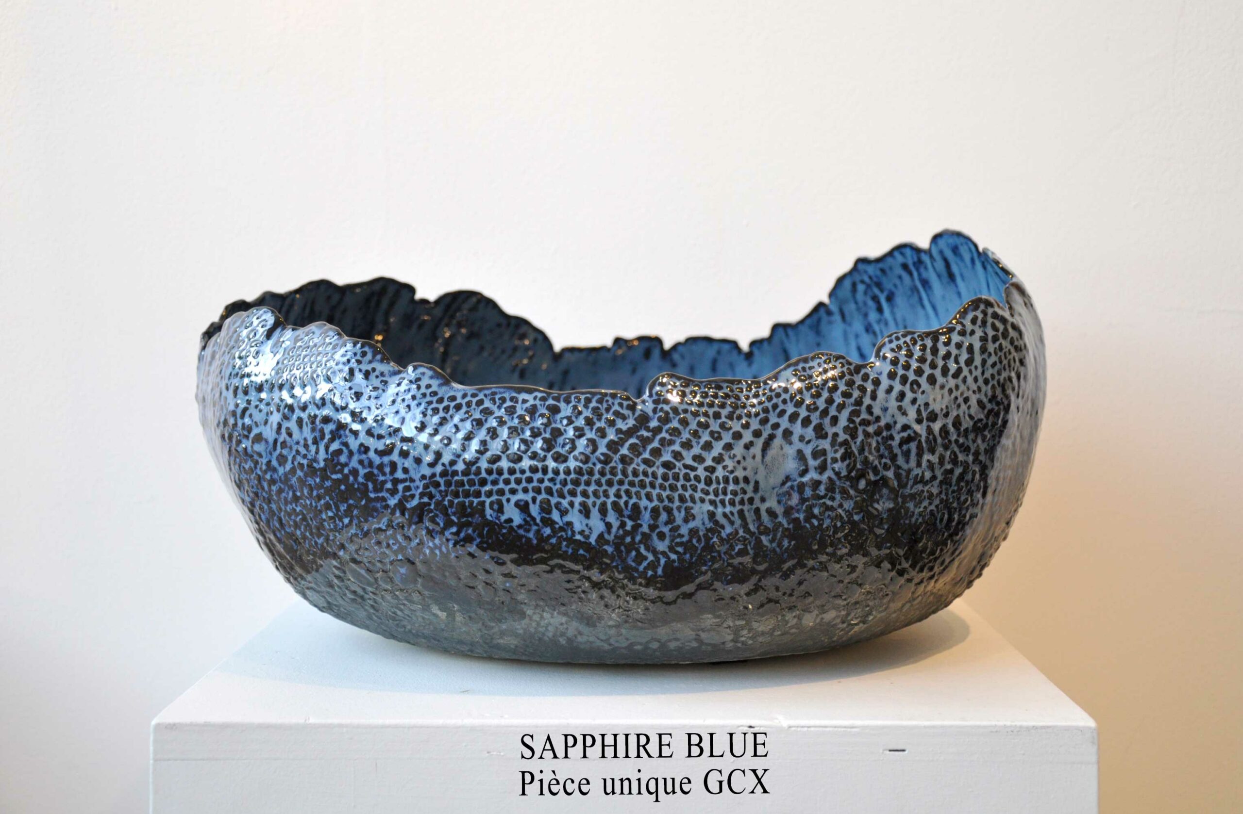 Grande Coquille " SAPPHIRE BLUE "- Pièce unique en céramique - L 39 cm x P 34 cm x h 20 cm